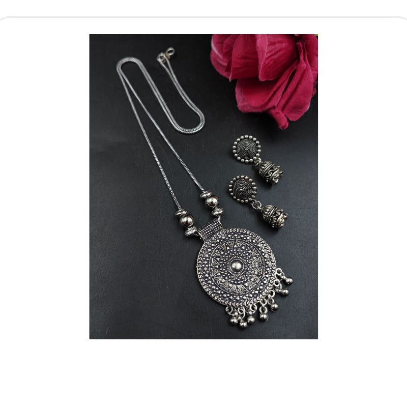 Women's Beautiful German Silver Chain Necklace - close-up detail view | D9 Creations