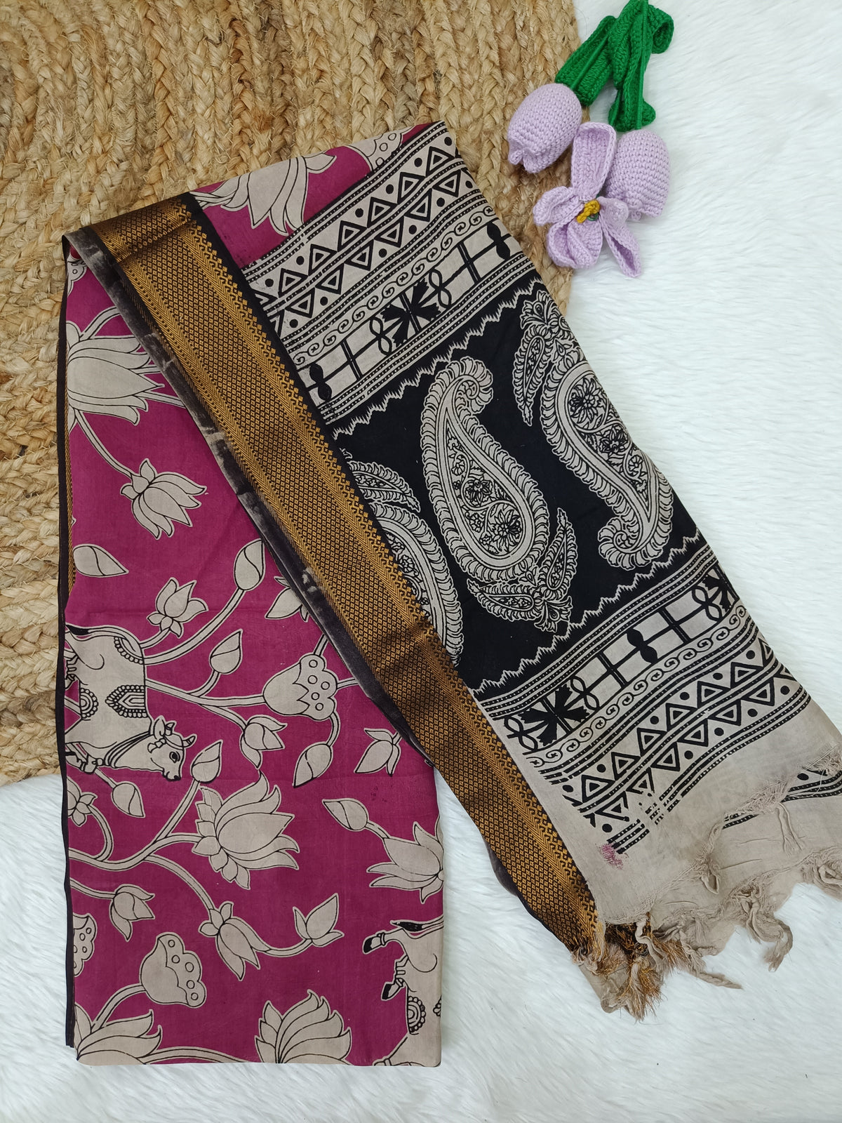 Pen Kalamkari Dupatta - Pink - Indian Ethnic Wear - close-up detail view | Villows DTrendz