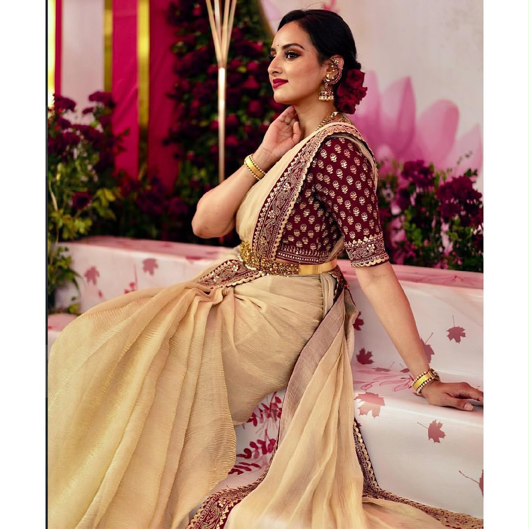 Cream Twill Banarasi Crush Saree - Sarees - styled full look | Nardev Fashions