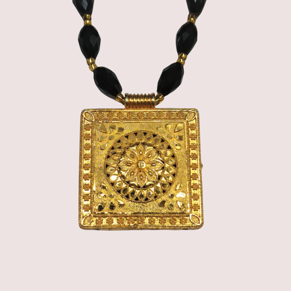 Women's Designer Necklace, Stylish Necklace Set - Apparel - close-up detail view | Snazzyway